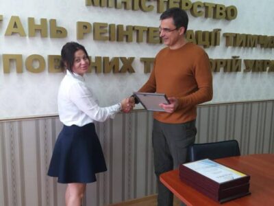 DAK meselleri vekili MAUniñ studentlerine sıcaq hatnı yartamağa yardımcı olmaları içün teşekkür bildirdi
