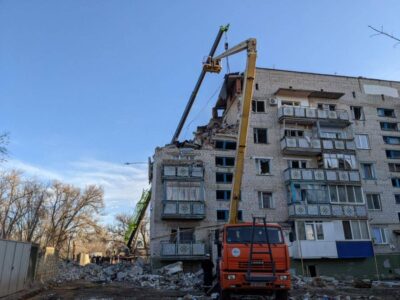 Тисячі сімей – без даху над головою, світла і води: коли війна поруч