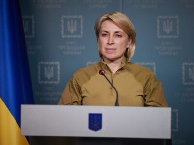 Iryna Vereshchuk: “Those evacuated today from Mariupol and Zaporizhia region are being assisted with help”