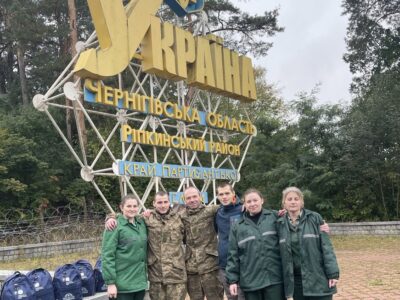 Три чоловіка і три жінки сьогодні повернулися з полону додому