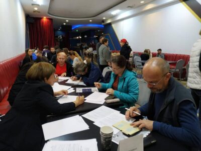 Маріупольцям, які відновлюються у Буковелі, допомагають оформити документи та заяви на виплату держдопомоги