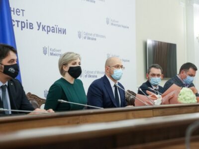 Прем’єр-міністр представив нового очільника Мінреінтеграції Ірину Верещук