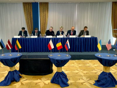 Ukrainada ciddiy halqara cinayetlerni taqiq etüv orta gruppasınıñ azaları, genotsid cinayetini taqiqat etmek içün bir añlaşma imzaladılar