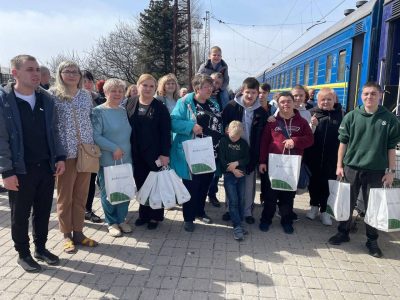 Zakarpattâ Donetsk vilâyetindeki reabilitatsiya merkeziniñ terbiyecilerini qabul etti