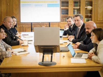 Олексій Чернишов зустрівся з командою Свiтового Конґресу Українців