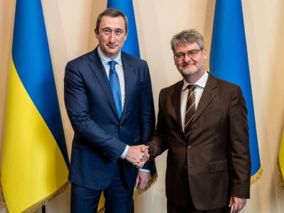 Олексій Чернишов зустрівся з Надзвичайним та Повноважним Послом Франції